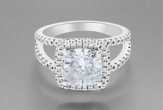 Cushion cut Engagement ring